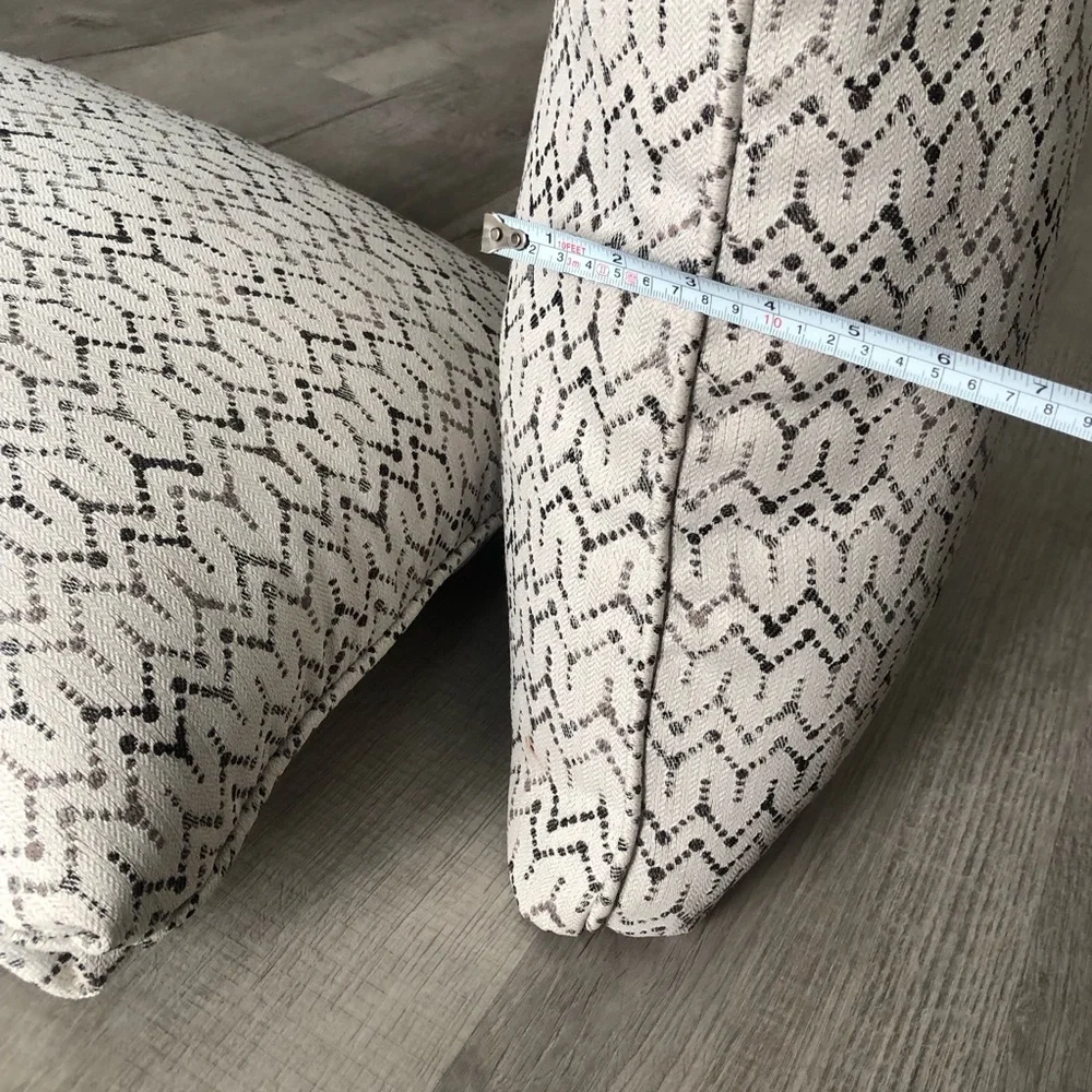 Lewiston style decorative 18” throw pillows.